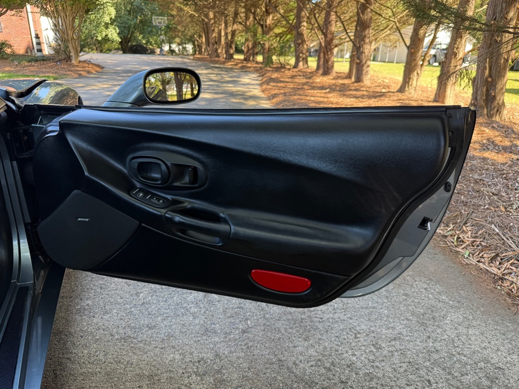 2004 Chevrolet Corvette Convertible photo 50