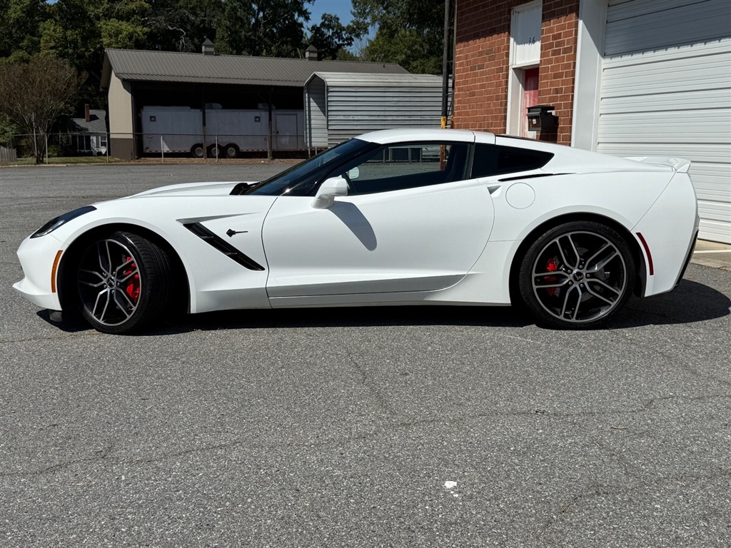 2015 Chevrolet Corvette Z51 2LT Coupe photo 4