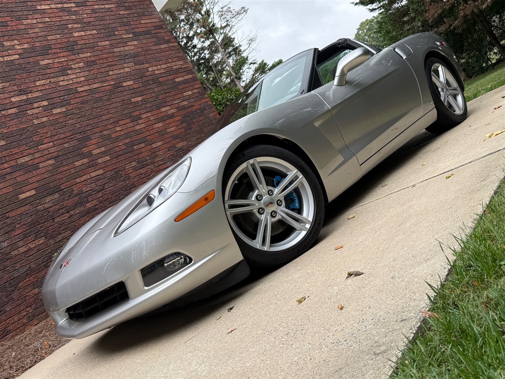 2008 Chevrolet Corvette Coupe 2LT photo 7