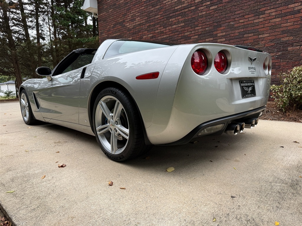 2008 Chevrolet Corvette Coupe 2LT photo 25