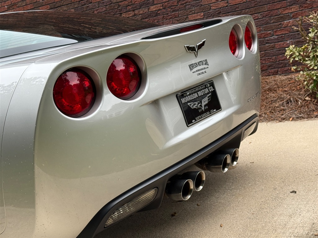 2008 Chevrolet Corvette Coupe 2LT photo 27