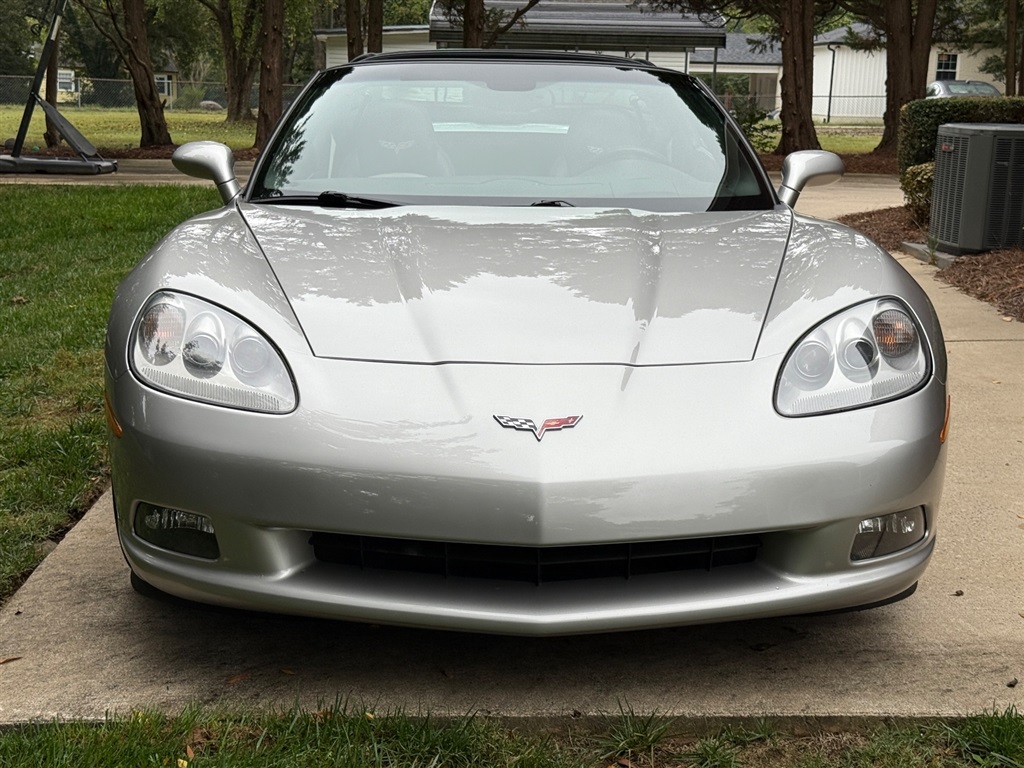 2008 Chevrolet Corvette Coupe 2LT photo 28