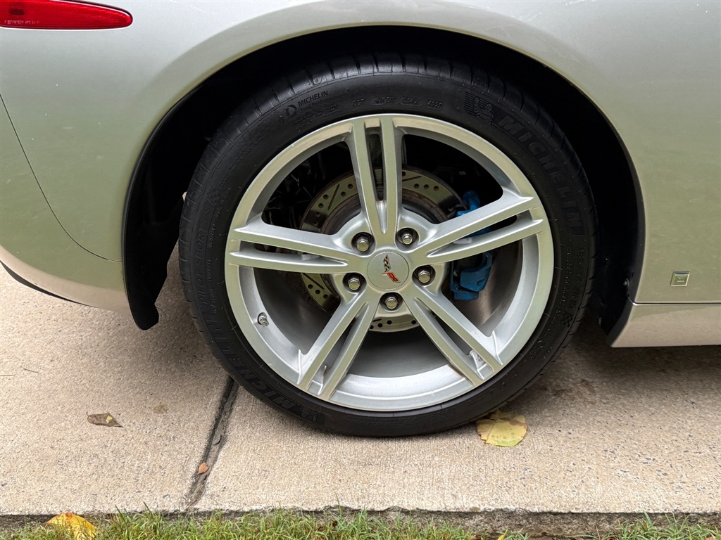 2008 Chevrolet Corvette Coupe 2LT photo 36