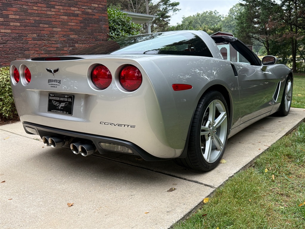 2008 Chevrolet Corvette Coupe 2LT photo 37