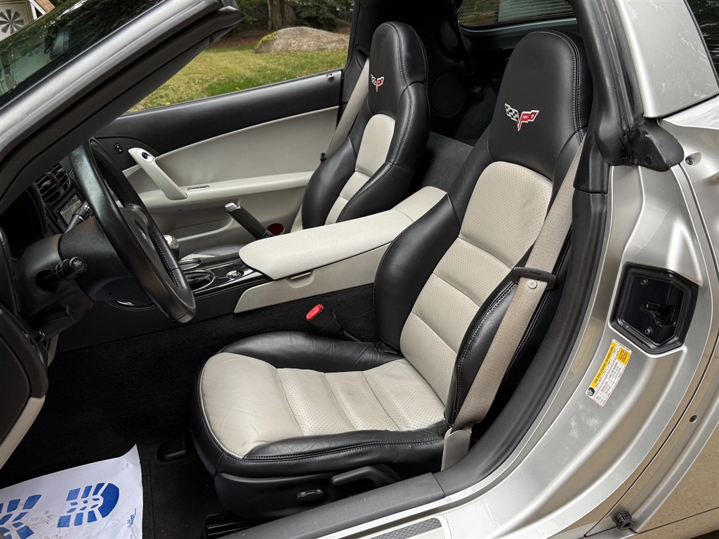 2008 Chevrolet Corvette Coupe 2LT photo 45