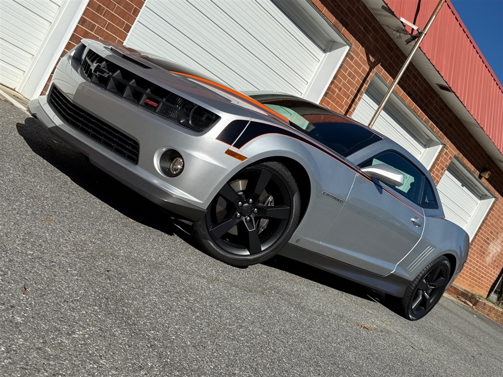 2010 Chevrolet Camaro 2SS RS Coupe photo 3