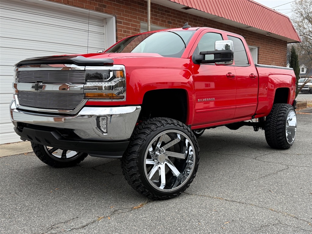 2019 Chevrolet Silverado 1500 LT photo 2
