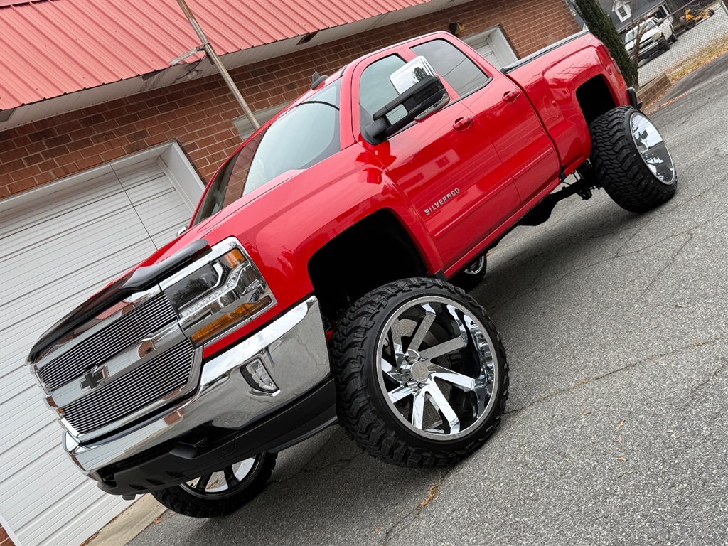 2019 Chevrolet Silverado 1500 LT photo 3