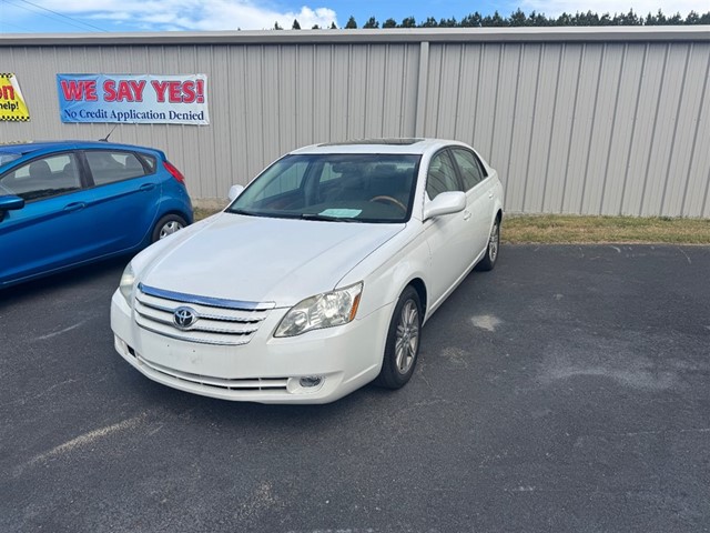 Toyota Avalon Limited in Shelby