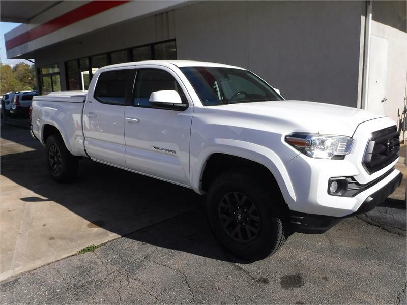 2021 Toyota Tacoma SR5's photo