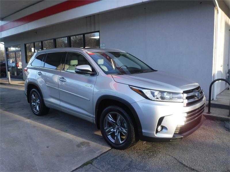 2017 Toyota Highlander Limited Platinum's photo