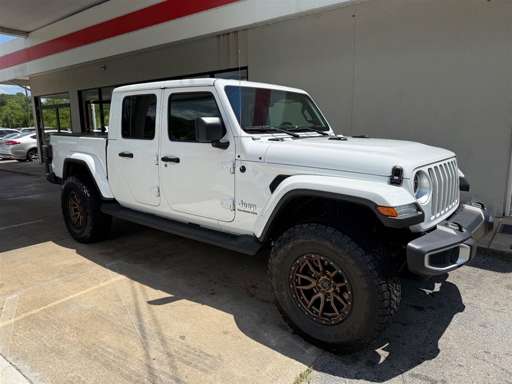 2020 Jeep Gladiator Overland's photo
