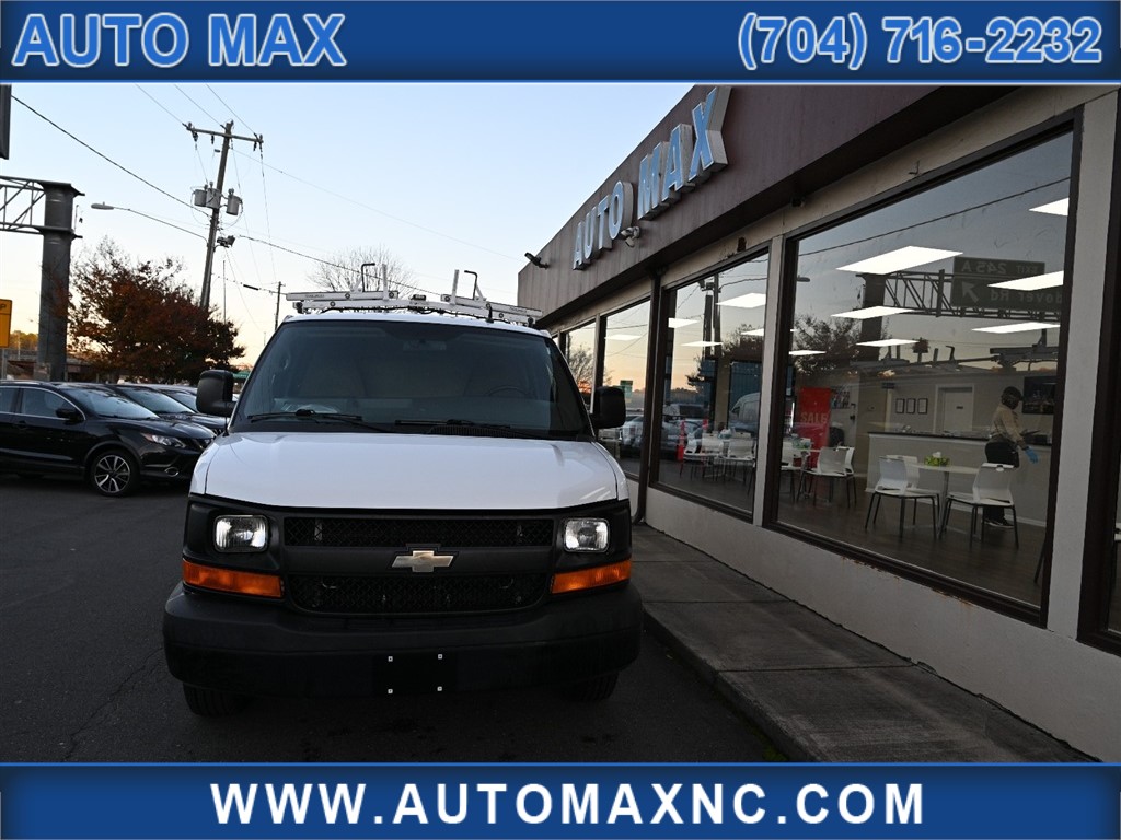 2015 Chevrolet Express Cargo Work Van's photo