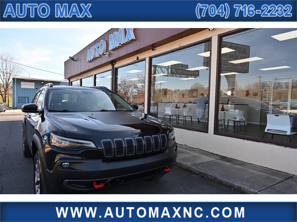 2023 Jeep Cherokee Trailhawk's photo