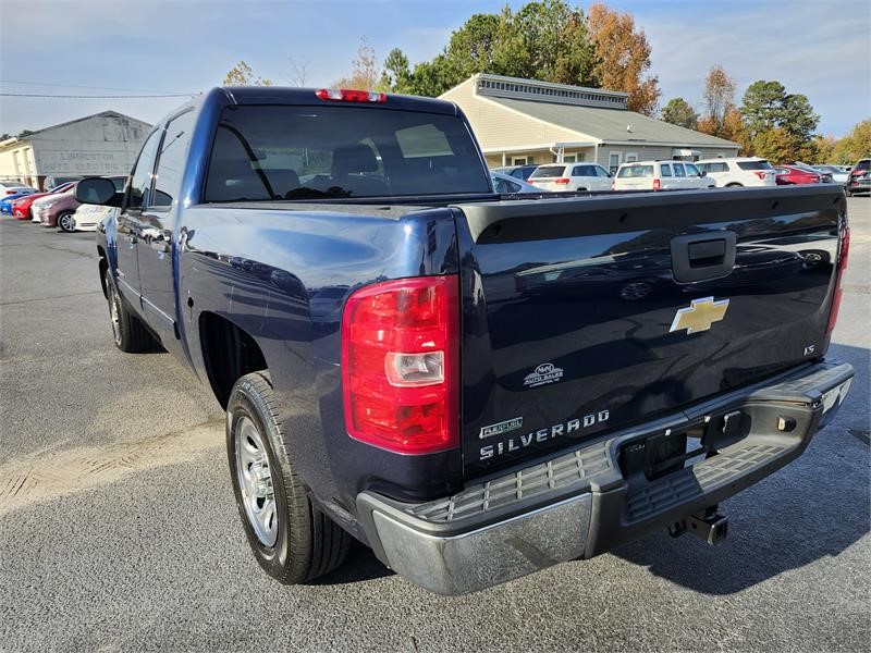 2011 Chevrolet Silverado 1500 LS photo 3