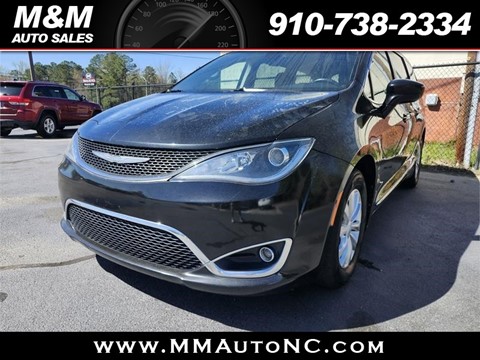 2017 Chrysler Pacifica Touring-L Plus