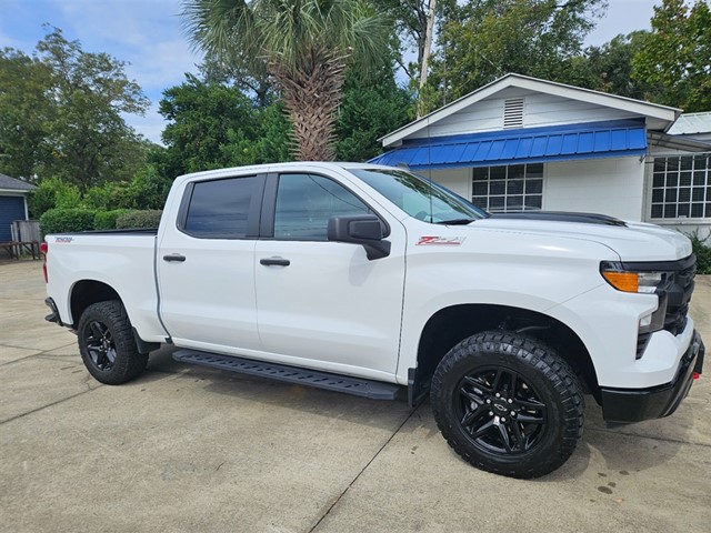 CHEVROLET SILVERADO 1500 Trail Boss Custom Crew Cab 4WD in Columbia