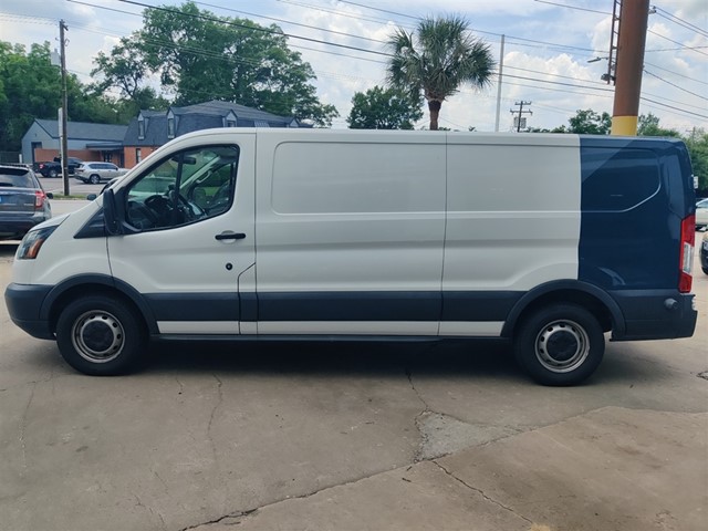 FORD TRANSIT 150 Van Low Roof w/Sliding Pass. 148-in. W in Columbia