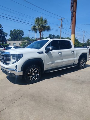 Picture of a 2024 GMC SIERRA 1500 SLT Crew Cab 4WD