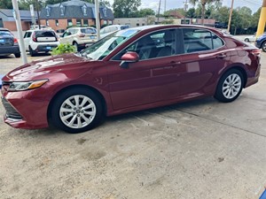 Picture of a 2020 TOYOTA CAMRY LE