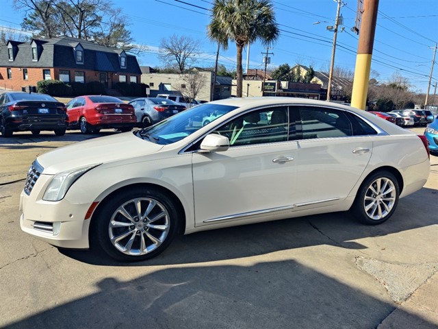 CADILLAC XTS Luxury FWD in Columbia