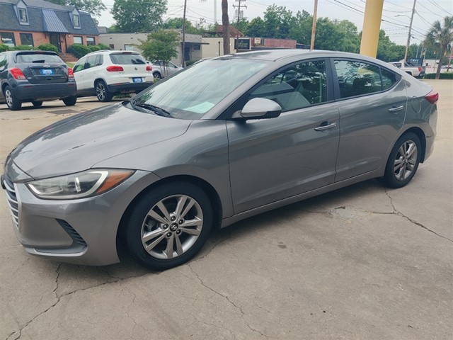 HYUNDAI ELANTRA SE in Columbia