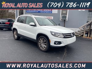 Picture of a 2016 Volkswagen Tiguan SE