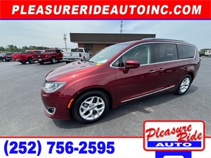 Picture of a 2017 Chrysler Pacifica Touring-L Plus
