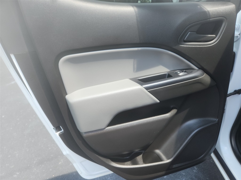 2015 Chevrolet Colorado Base photo 7