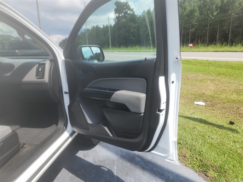 2015 Chevrolet Colorado Base photo 8