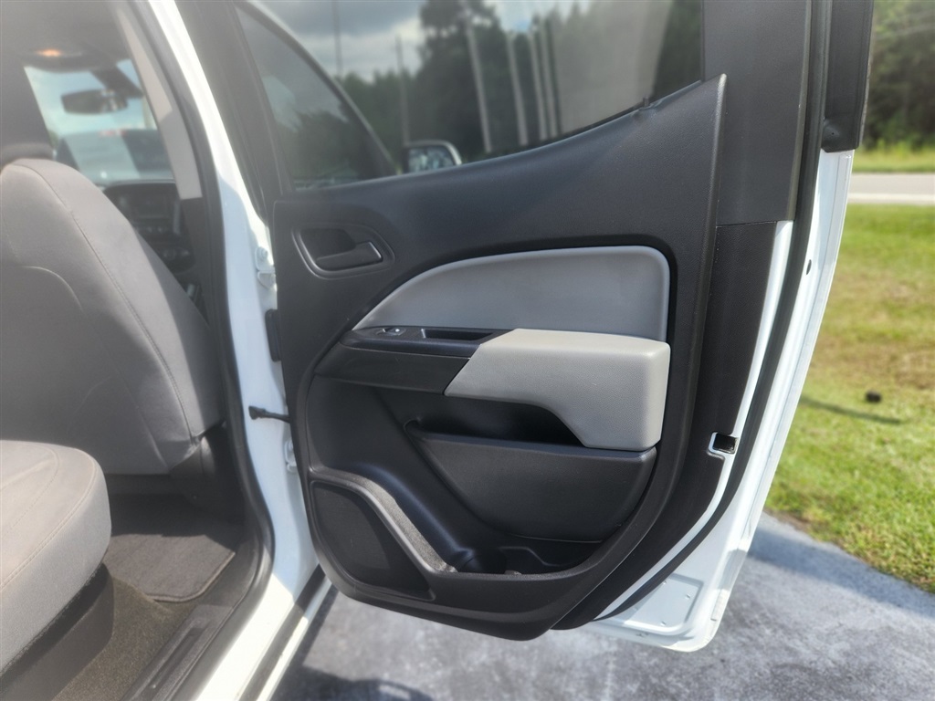2015 Chevrolet Colorado Base photo 9