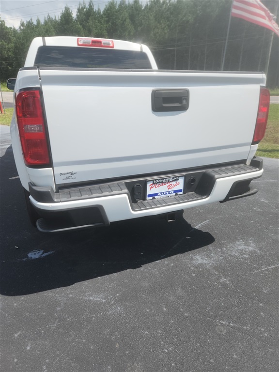 2015 Chevrolet Colorado Base photo 2
