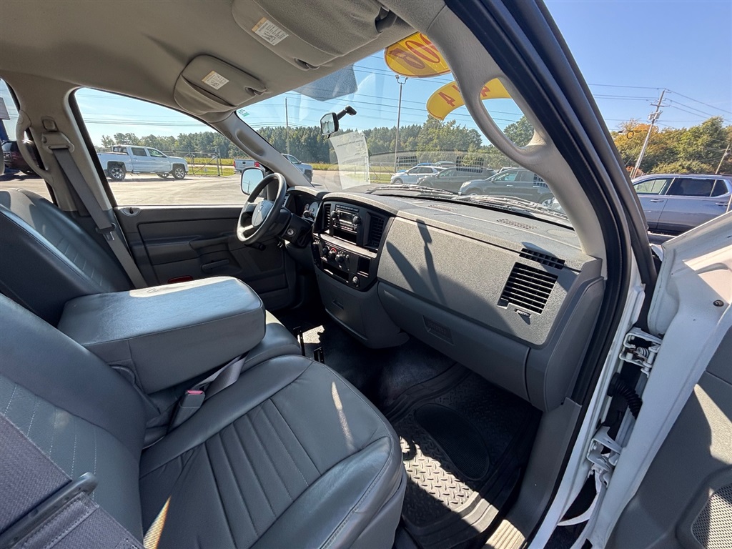 2007 Dodge Ram ST photo 13