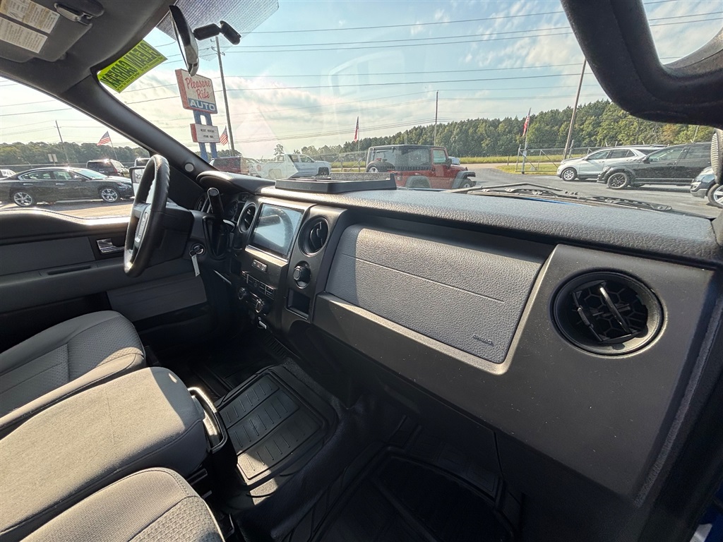 2013 Ford F-150 STX photo 16