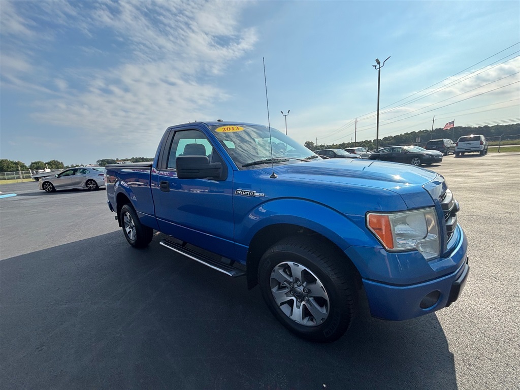 2013 Ford F-150 STX photo 8