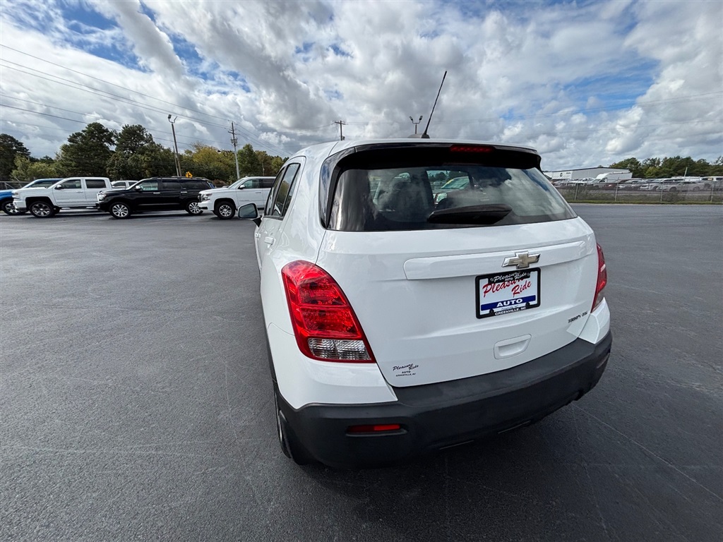 2016 Chevrolet Trax LS photo 3