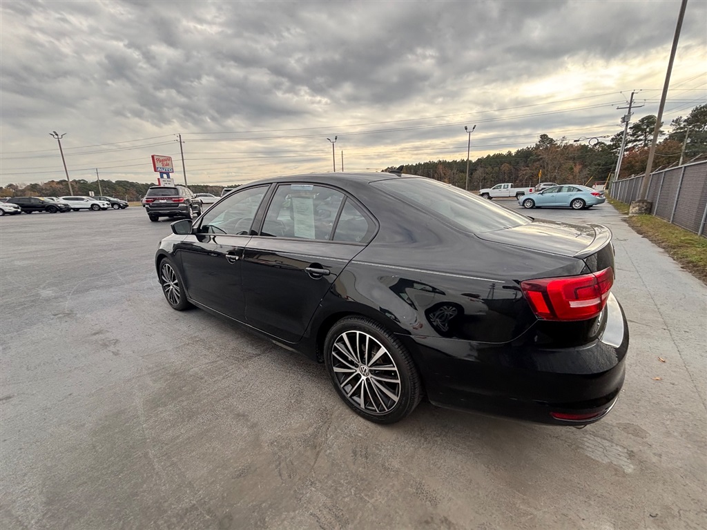 2015 Volkswagen Jetta SE Sport photo 2