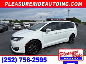 Picture of a 2020 Chrysler Pacifica Limited