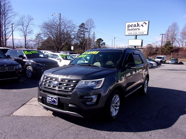 Ford Explorer XLT FWD in Hickory