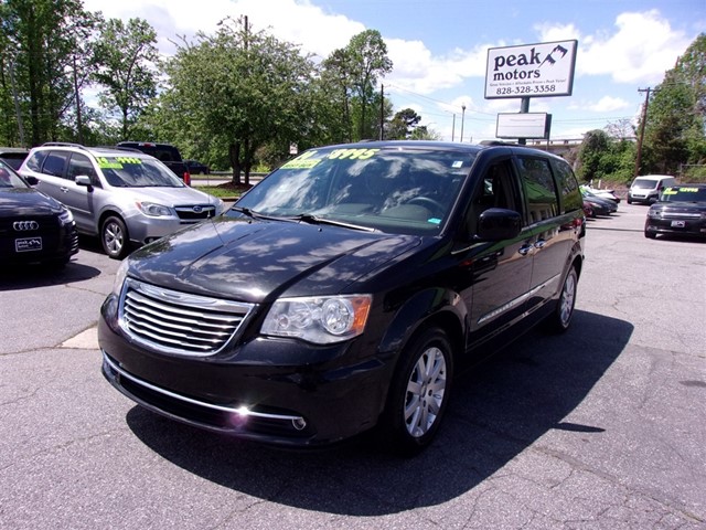 Chrysler Town & Country Touring in Hickory
