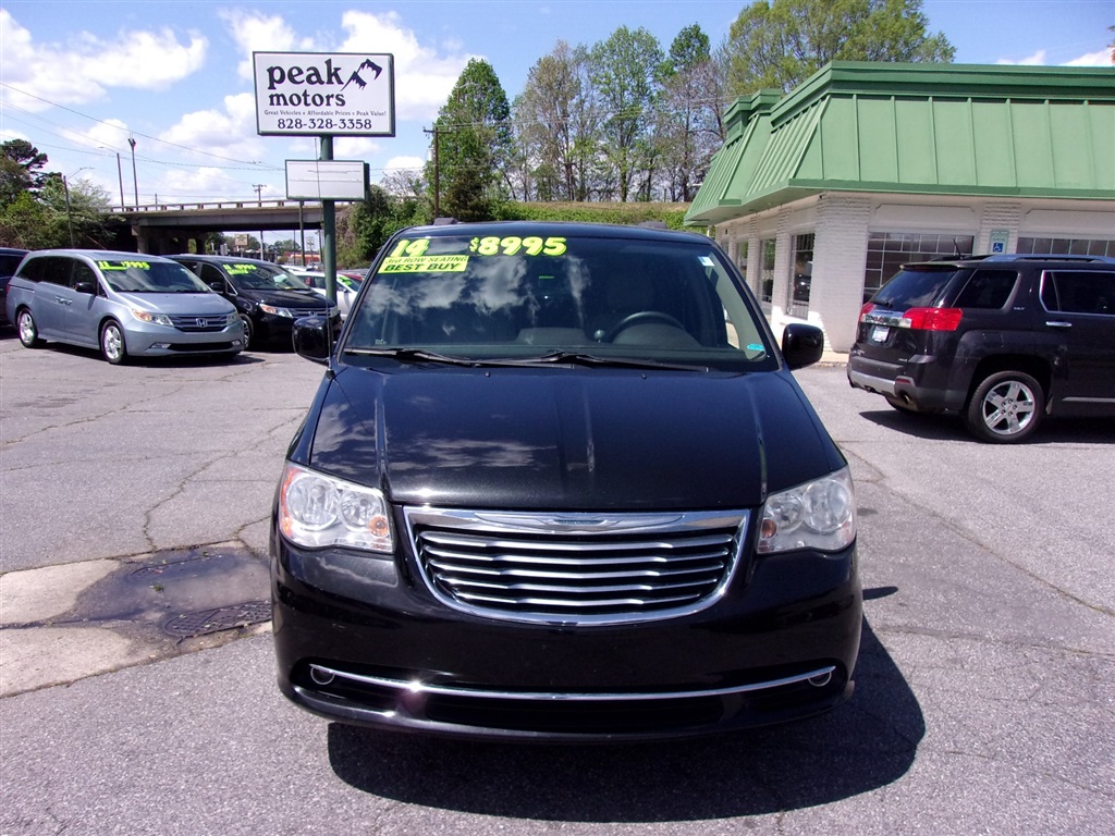 Used 2014 Chrysler Town & Country Touring with VIN 2C4RC1BG3ER469577 for sale in Hickory, NC