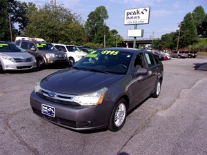 Picture of a 2010 Ford Focus SE Sedan