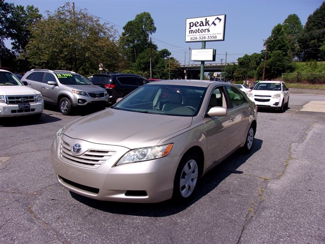 Toyota Camry LE 5-spd AT in Hickory