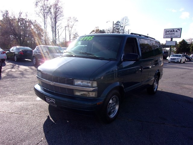 Chevrolet Astro 2WD in Hickory