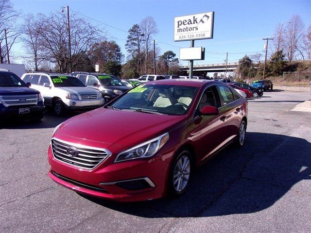 Hyundai Sonata SE in Hickory