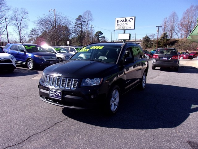 Jeep Compass Latitude 4WD in Hickory