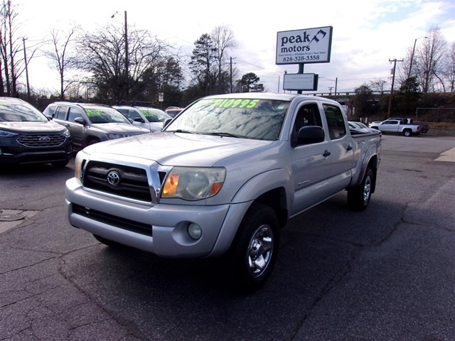 Toyota Tacoma Double Cab 4WD in Hickory