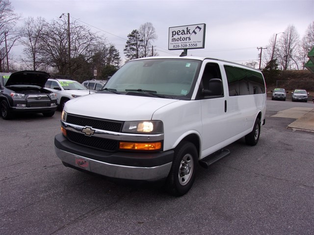 Chevrolet Express LT 3500 Extended in Hickory