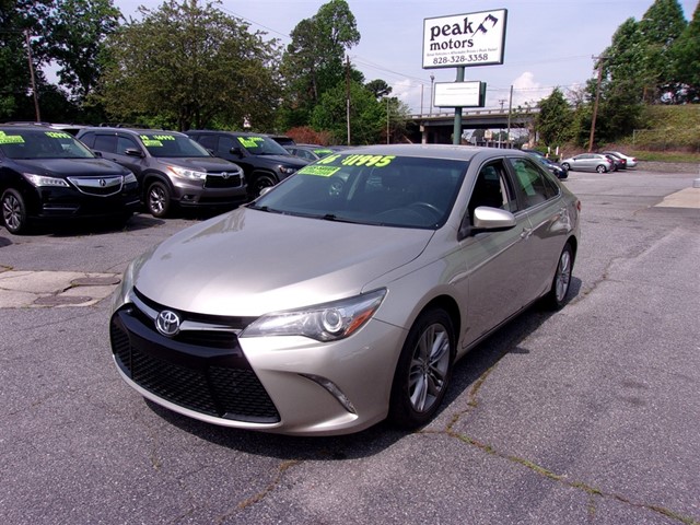 Toyota Camry SE in Hickory