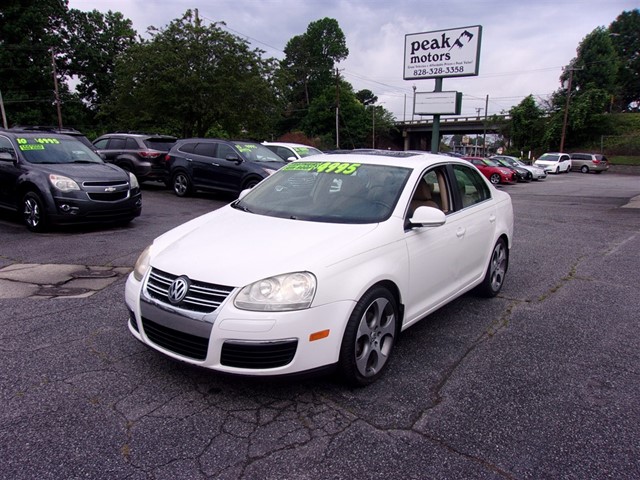 Volkswagen Jetta SE in Hickory